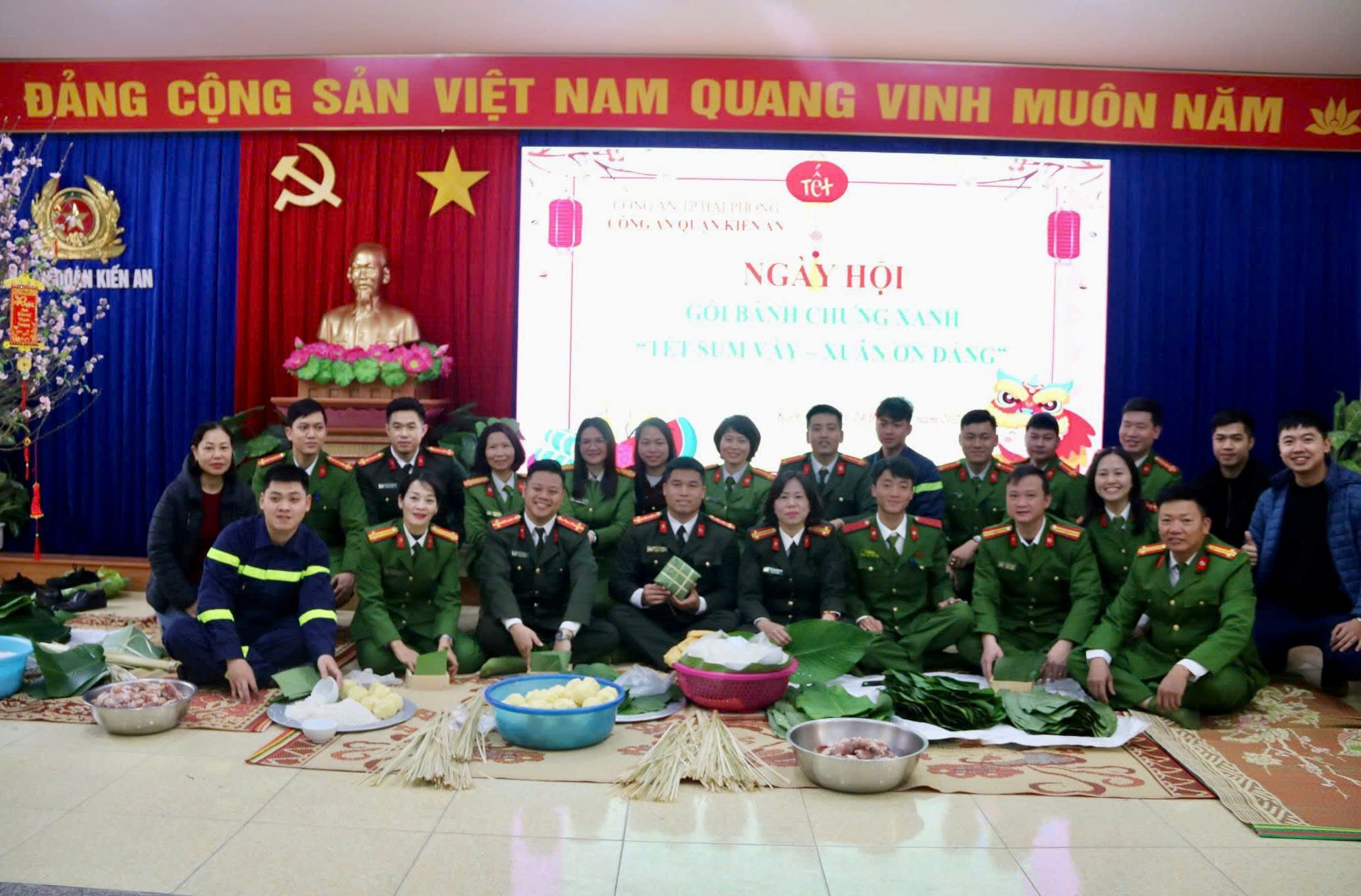 Công an quận Kiến An: Sôi nổi Ngày hội gói bánh chưng xanh với chủ đề “Tết sum vầy – Xuân ơn Đảng”